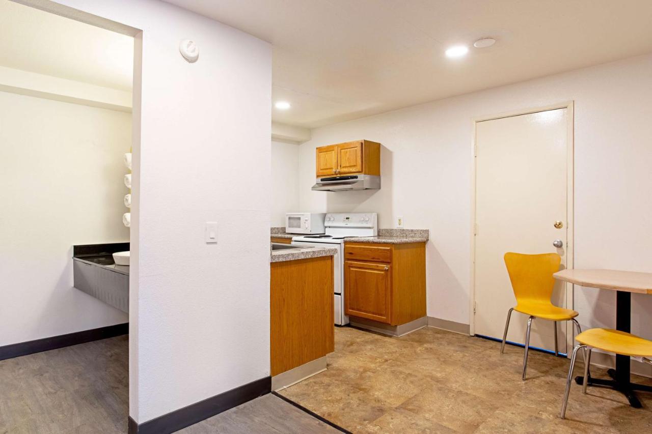 Motel 6 Pendleton, Or - West المظهر الخارجي الصورة